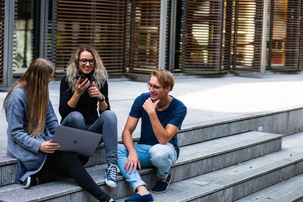pexels-buro-millennial-636760-1438072 (1)